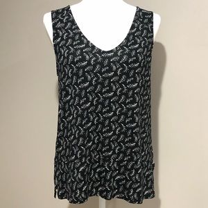Old Navy Women’s Black and White Tank Top